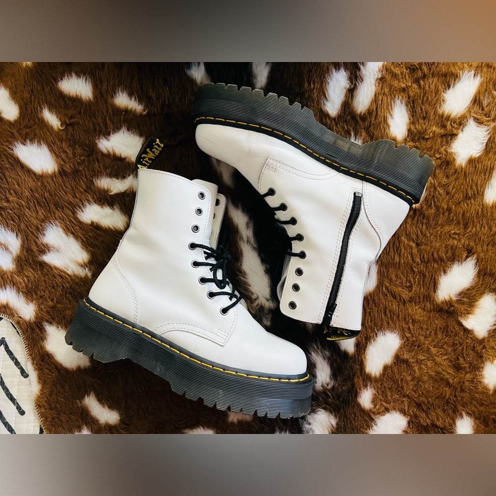 Dr Martens White Jadon Platform Leather Boots. Lace up and Side Zipper Sz 42/10